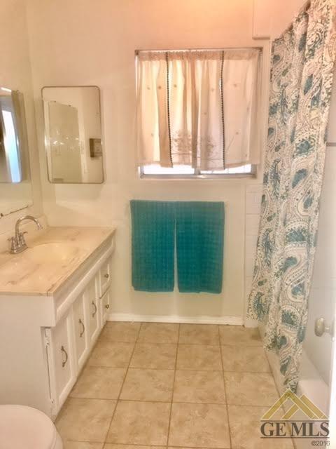 1129 Dover St, Delano, CA 93215 photo 3