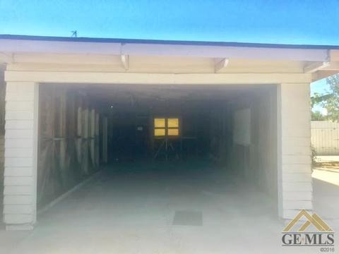 1129 Dover St, Delano, CA 93215 photo 9