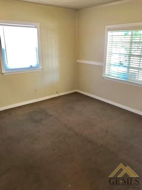 326 E St, Taft, CA 93268 photo 12