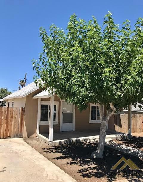 326 E St, Taft, CA 93268 photo 1