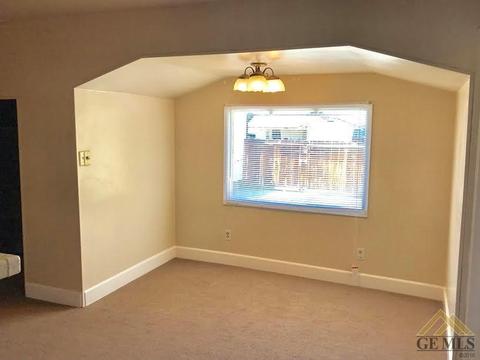 326 E St, Taft, CA 93268 photo 17