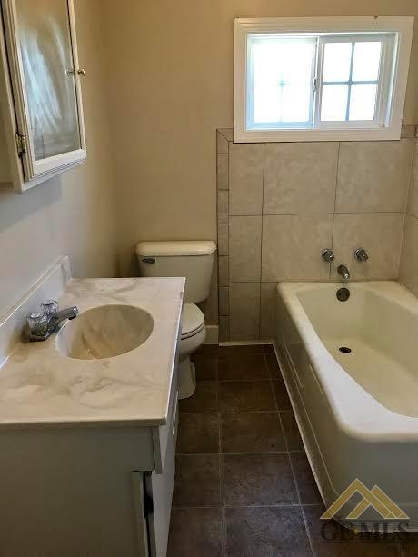 326 E St, Taft, CA 93268 photo 15