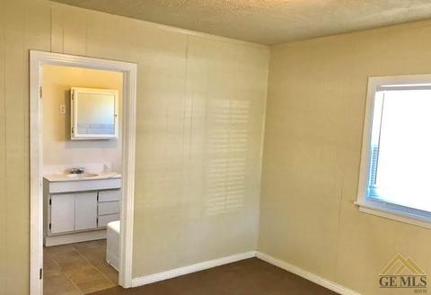 326 E St, Taft, CA 93268 photo 13