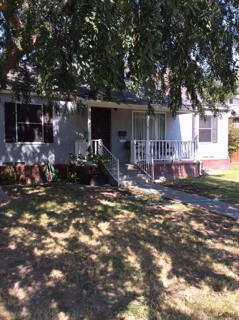 2625 Pine St, Bakersfield, CA 93301 photo 2