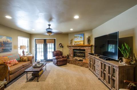 4112 Abbott Dr, Bakersfield, CA 93312 photo 7