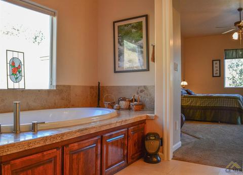26841 Echo Ct, Tehachapi, CA 93561 photo 18