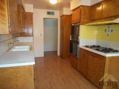 344 Rosalee Ave, Shafter, CA 93263 photo 2