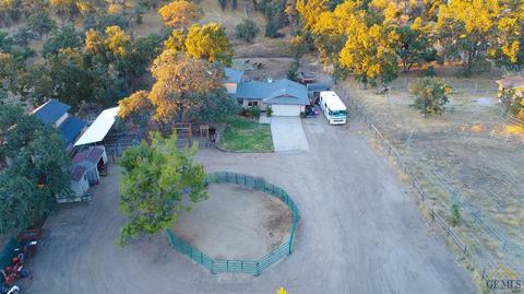 27621 Bear Valley Rd, Tehachapi, CA 93561 photo 3