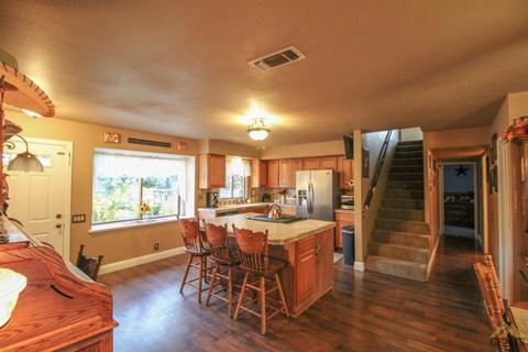 27621 Bear Valley Rd, Tehachapi, CA 93561 photo 6