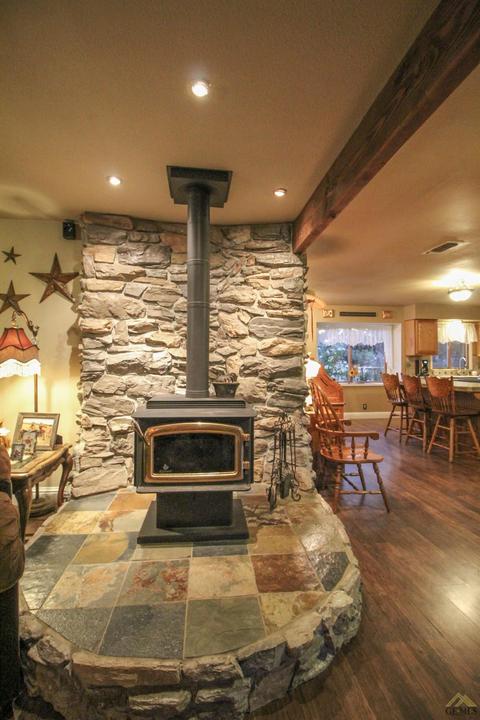 27621 Bear Valley Rd, Tehachapi, CA 93561 photo 11