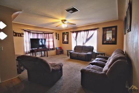 209 1st St, Buttonwillow, CA 93206 photo 4