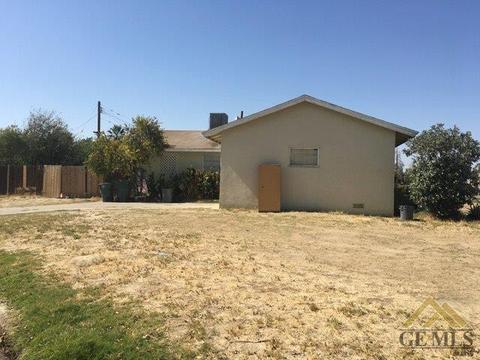 1105 Meredith Dr, Bakersfield, CA 93304 photo 2