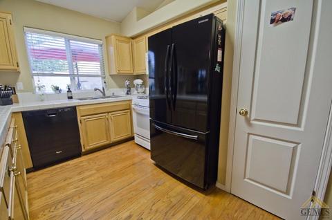 9504 Bard Ct, Bakersfield, CA 93311 photo 11