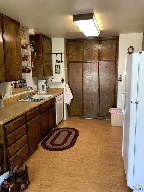 21180 Santa Barbara Dr, Tehachapi, CA 93561 photo 3