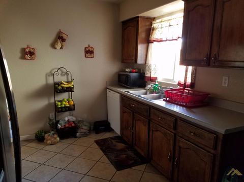 875 Verde St, Shafter, CA 93263 photo 3