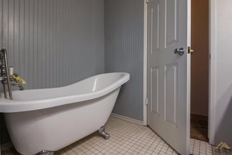 2842 De Wolf Ave, Clovis, CA 93619 photo 13