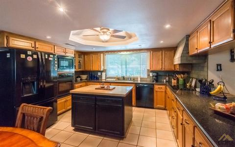 2842 De Wolf Ave, Clovis, CA 93619 photo 3