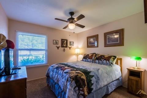 2842 De Wolf Ave, Clovis, CA 93619 photo 17