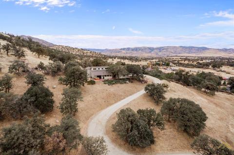 21599 Glenoak Pl, Tehachapi, CA 93561 photo 5