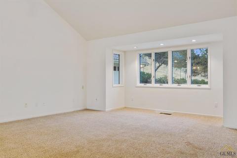 21599 Glenoak Pl, Tehachapi, CA 93561 photo 8