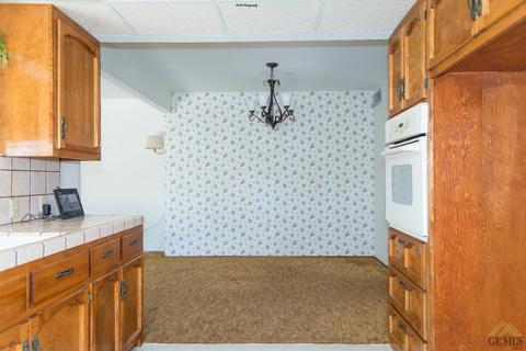 403 Elm St, Shafter, CA 93263 photo 9