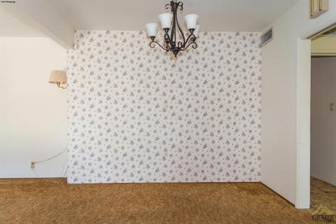 403 Elm St, Shafter, CA 93263 photo 5