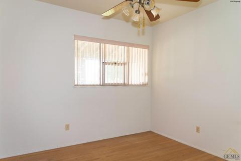 403 Elm St, Shafter, CA 93263 photo 12