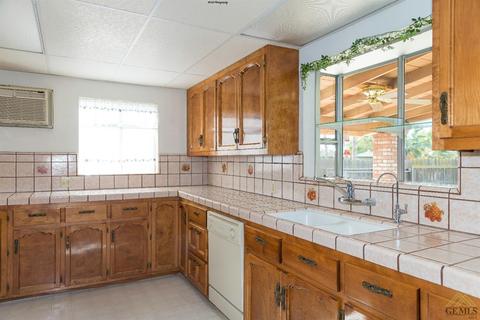 403 Elm St, Shafter, CA 93263 photo 8
