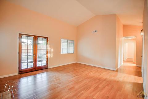 6200 Castleton St, Bakersfield, CA 93313 photo 5