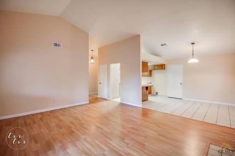 6200 Castleton St, Bakersfield, CA 93313 photo 6