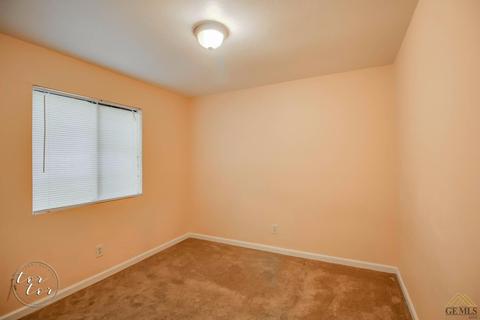 6200 Castleton St, Bakersfield, CA 93313 photo 12