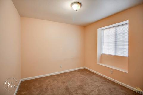 6200 Castleton St, Bakersfield, CA 93313 photo 11