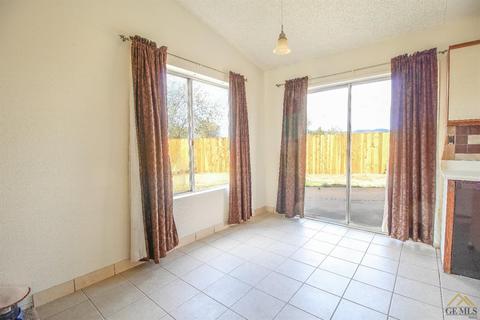 205 Chestnut Ct, Tehachapi, CA 93561 photo 9