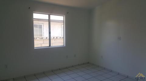 8321 Collison St, Lamont, CA 93241 photo 11