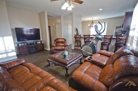 1401 Verde Ct, Arvin, CA 93203 photo 2