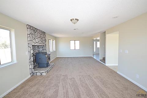 23653 Woodford Tehachapi Rd, Tehachapi, CA 93561 photo 4
