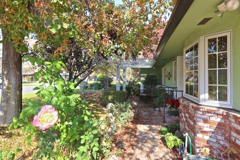 2452 Pine St, Bakersfield, CA 93301 photo 5