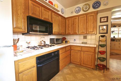 2452 Pine St, Bakersfield, CA 93301 photo 16
