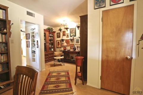 2452 Pine St, Bakersfield, CA 93301 photo 30