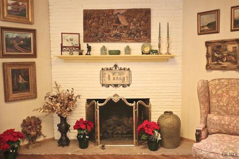 2452 Pine St, Bakersfield, CA 93301 photo 9