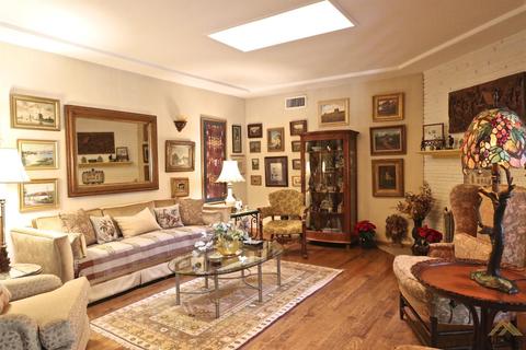 2452 Pine St, Bakersfield, CA 93301 photo 8