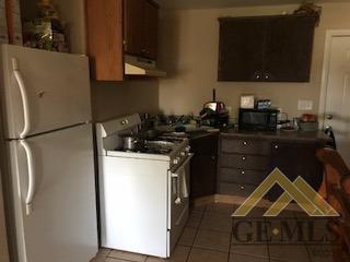 2745 Central Park Dr, Wasco, CA 93280 photo 5