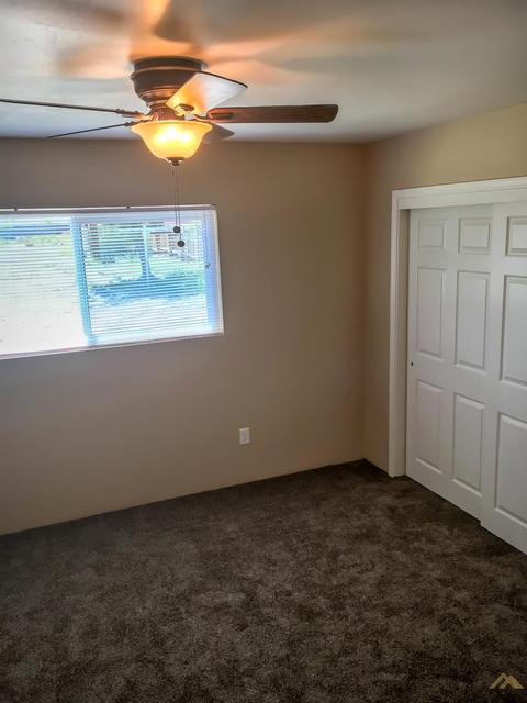 27507 Maple St, Taft, CA 93268 photo 5