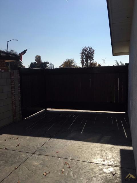 150 Lewis Ct, Shafter, CA 93263 photo 5