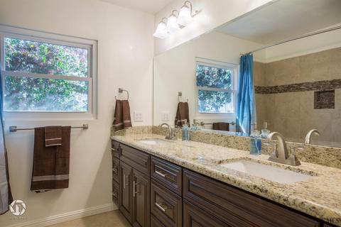 2481 Beech St, Bakersfield, CA 93301 photo 25