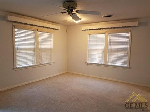 1417 Mark St, Arvin, CA 93203 photo 3