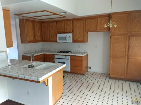 9707 Touchstone Dr, Bakersfield, CA 93311 photo 4