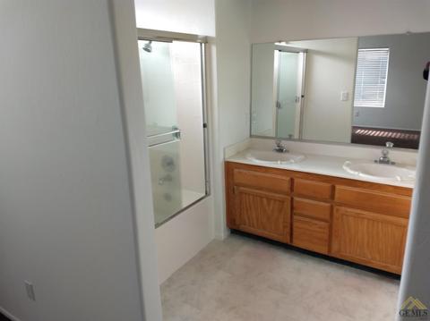9707 Touchstone Dr, Bakersfield, CA 93311 photo 6