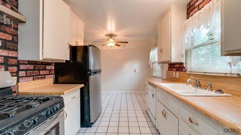 116 Beech St, Bakersfield, CA 93304 photo 3
