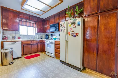 203 Calvin St, Taft, CA 93268 photo 7